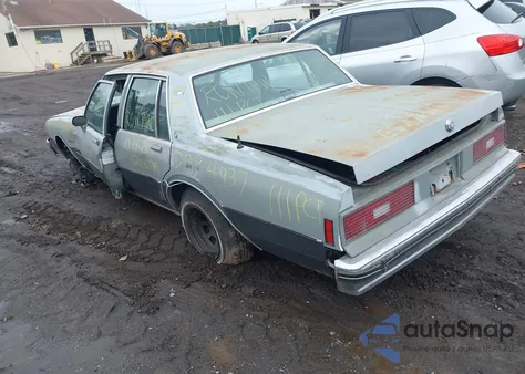 1983 Pontiac Parisienne z USA, uszkodzony, nr VIN 2G7AL69H2D1723817